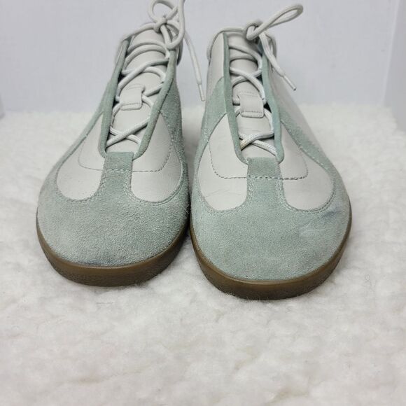 Gucci Mens Lace Up Sneaker Size 10 WHT Gray Suede White Leather 111 6091 - Picture 2 of 10